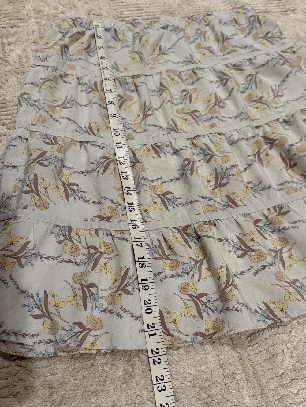 American Eagle Outfitters 100% Silk Cream Floral Tiered Mini Skirt Size 6 - Picture 5 of 7